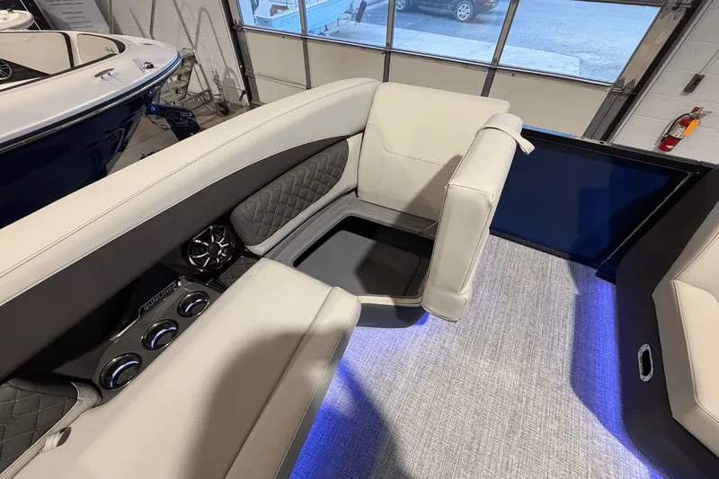 Slide: The Image of Harris Sunliner 230 2026 - 26