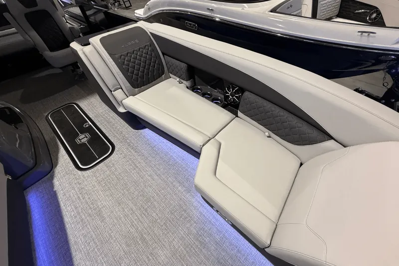 Slide: The Image of Harris Sunliner 230 2026 - 28