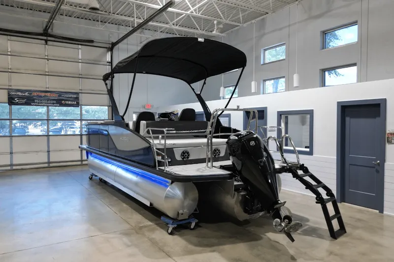 Slide: The Image of Harris Sunliner 230 2026 - 3