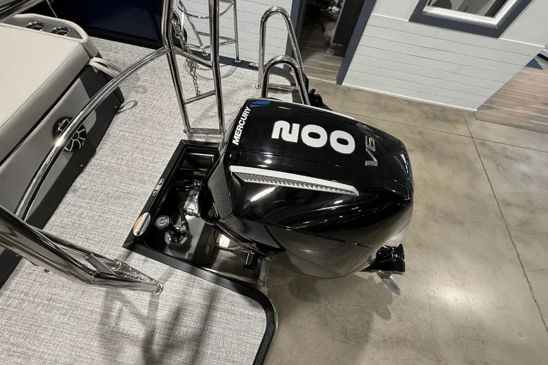 Slide: The Image of Harris Sunliner 230 2026 - 5