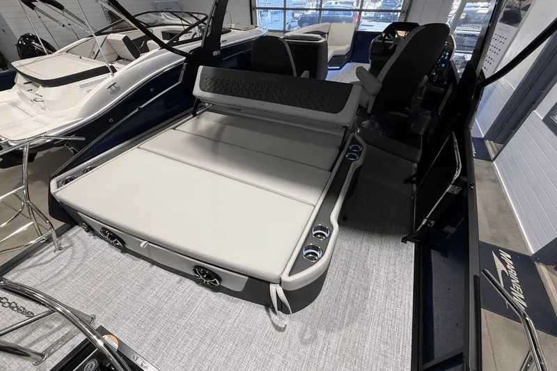 Slide: The Image of Harris Sunliner 230 2026 - 6