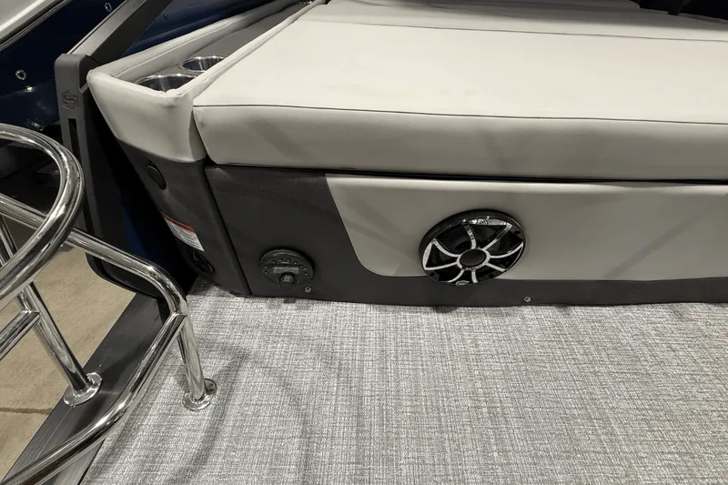 Slide: The Image of Harris Sunliner 230 2026 - 8