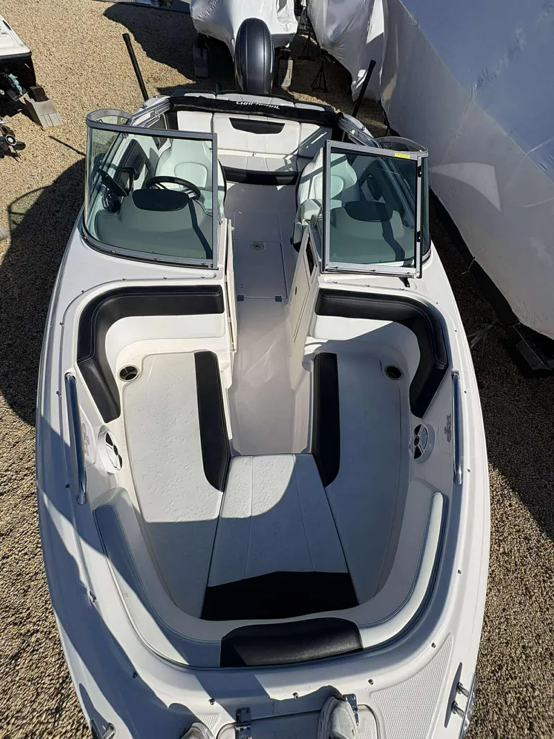 Slide: The Image of Chaparral 21 H20 Deluxe 2017 - 14