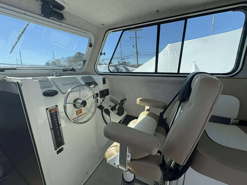 Slide: The Image of Parker Marine 2520 2019 - 21