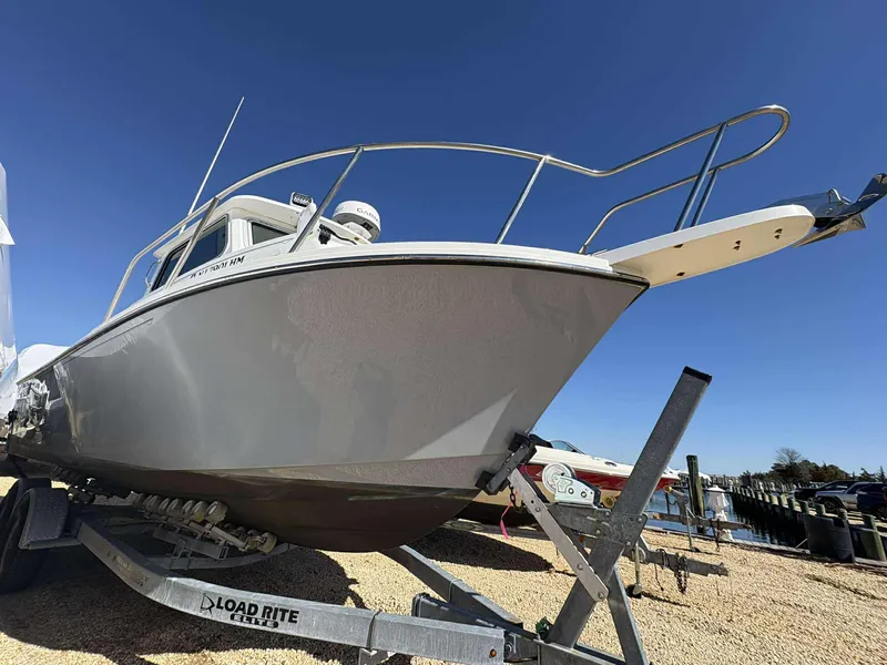 Slide: The Image of Parker Marine 2520 2019 - 10