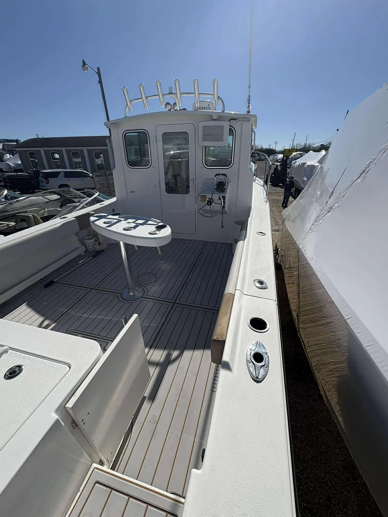 Slide: The Image of Parker Marine 2520 2019 - 24