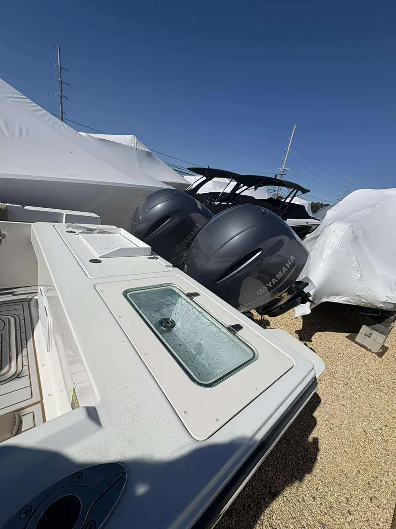 Slide: The Image of Parker Marine 2520 2019 - 22