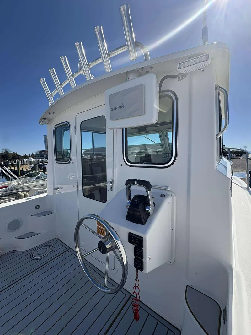 Slide: The Image of Parker Marine 2520 2019 - 3