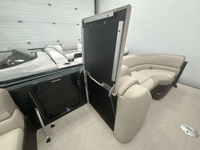 Slide: The Image of Avalon 2385 LSZ RF 2026 - 7