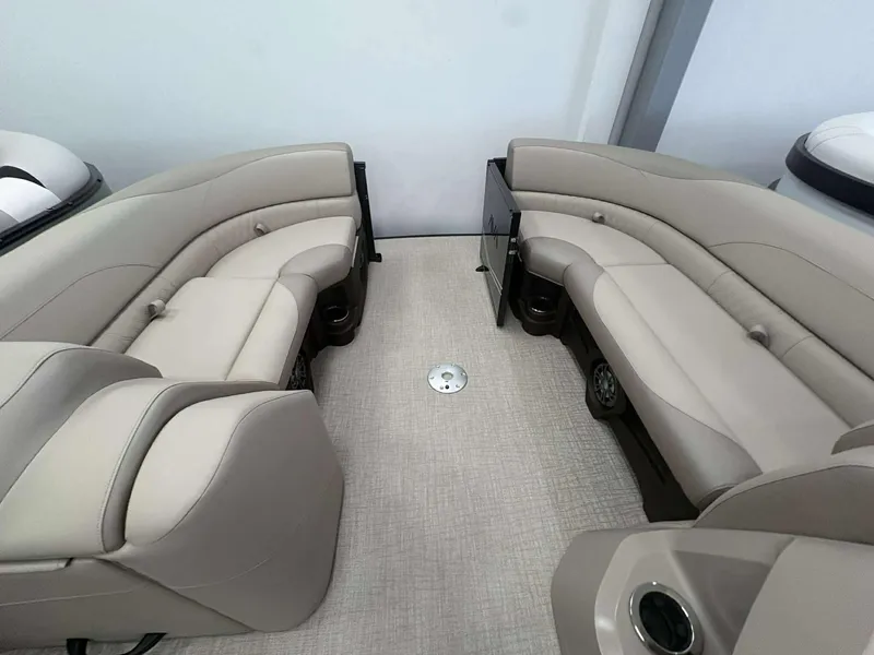 Slide: The Image of Avalon 2385 LSZ RF 2026 - 8