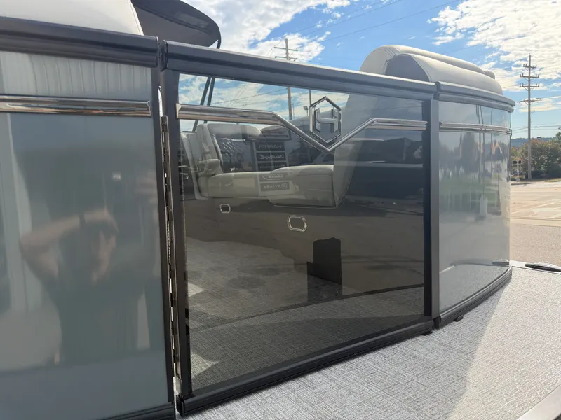Slide: The Image of Harris Sunliner 230 2027 - 40