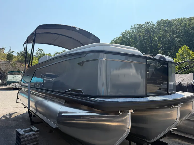 Slide: The Image of Harris Sunliner 230 2027 - 36