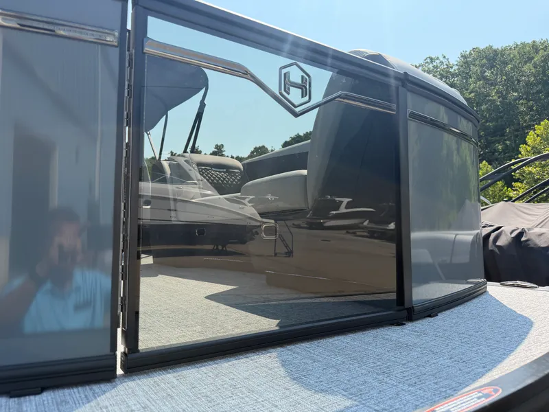 Slide: The Image of Harris Sunliner 230 2027 - 30