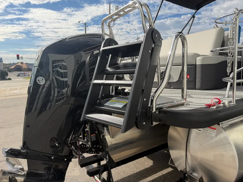 Slide: The Image of Harris Sunliner 230 2027 - 15