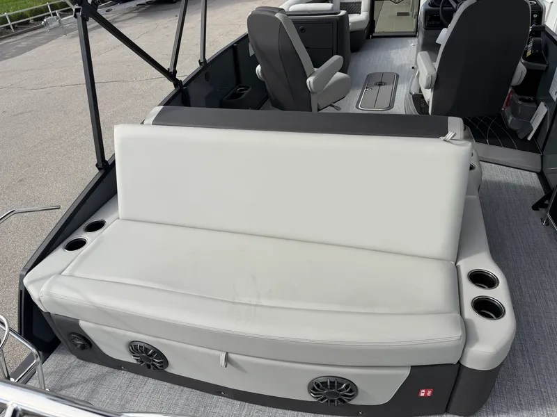 Slide: The Image of Harris Sunliner 230 2027 - 25