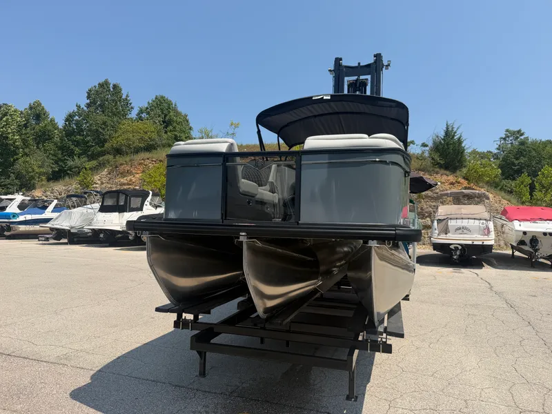 Slide: The Image of Harris Sunliner 230 2027 - 6
