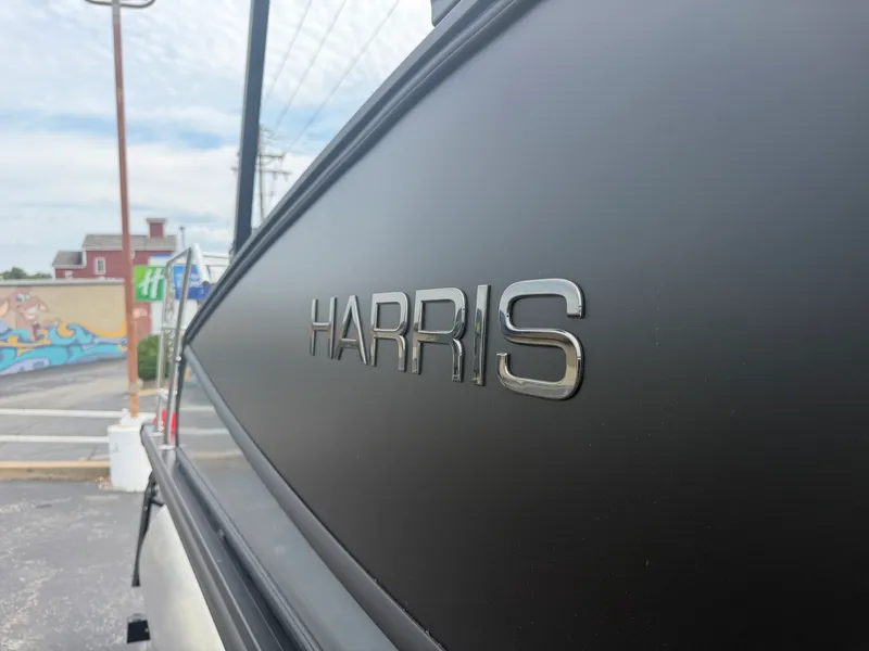 Slide: The Image of Harris Sunliner 230 2027 - 23
