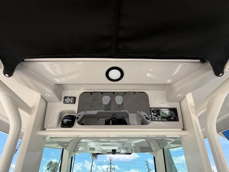 Slide: The Image of Boston Whaler 330 Outrage 2026 - 35