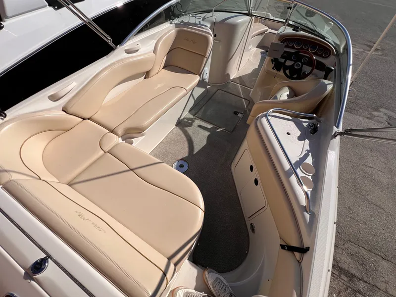 Slide: The Image of Sea Ray 240 SD 2001 - 10