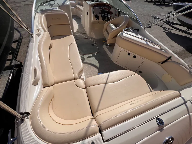 Slide: The Image of Sea Ray 240 SD 2001 - 11