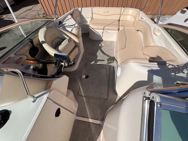 Slide: The Image of Sea Ray 240 SD 2001 - 19