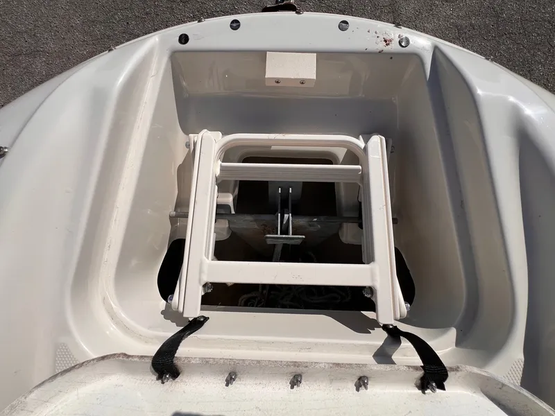 Slide: The Image of Sea Ray 240 SD 2001 - 21