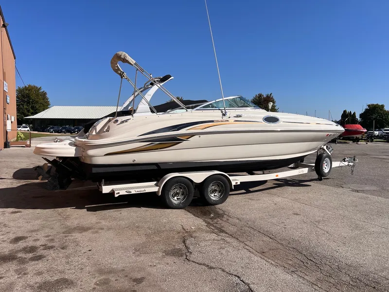 Slide: The Image of Sea Ray 240 SD 2001 - 3