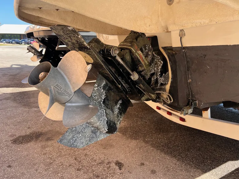 Slide: The Image of Sea Ray 240 SD 2001 - 5