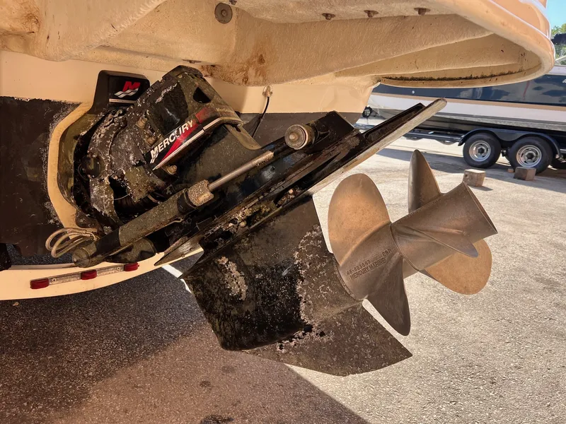 Slide: The Image of Sea Ray 240 SD 2001 - 6