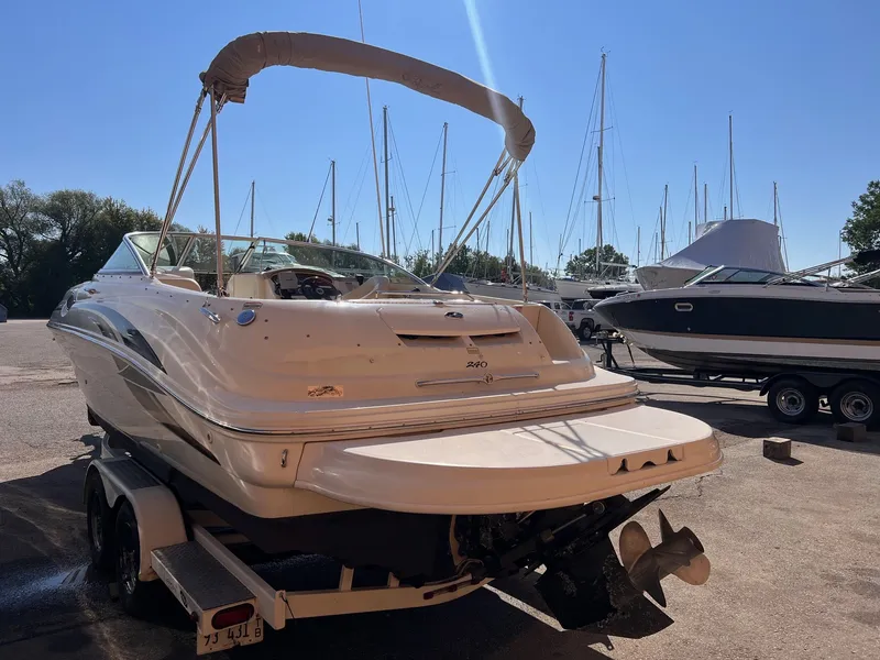Slide: The Image of Sea Ray 240 SD 2001 - 7