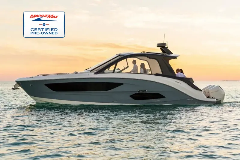 The Image of Sea Ray Sundancer 370 Outboard 2024 - 0