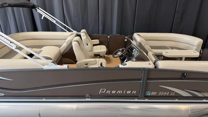 Slide: The Image of Premier 235 SOLARIS 2016 - 5
