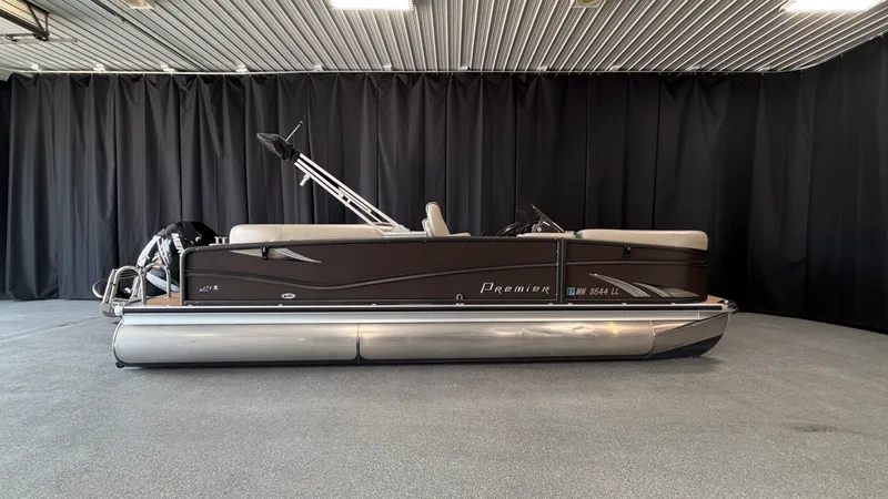 The Image of Premier 235 SOLARIS 2016 - 0