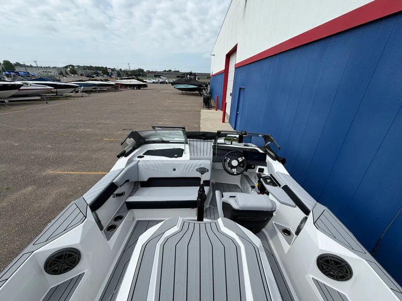 Slide: The Image of Nautique SKI NAUTIQUE 2027 - 10