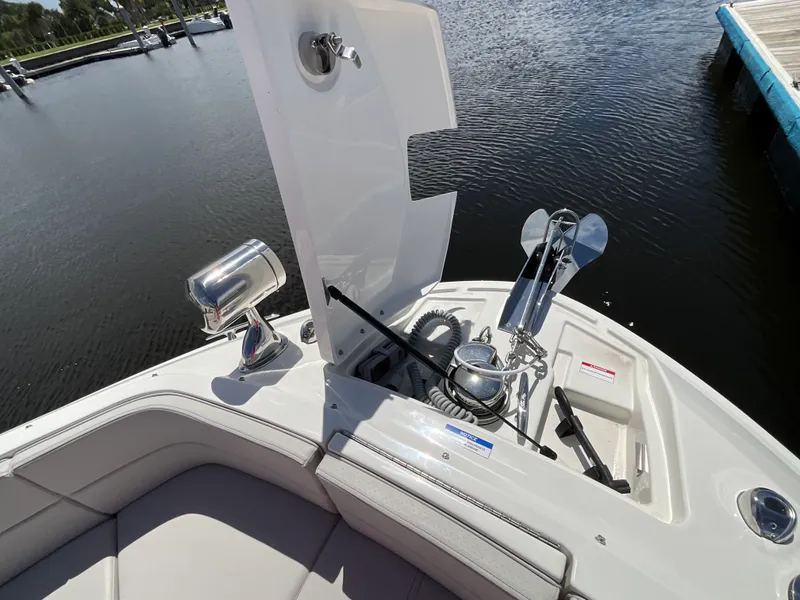 Slide: The Image of Sea Ray SLX 310 Outboard 2027 - 18