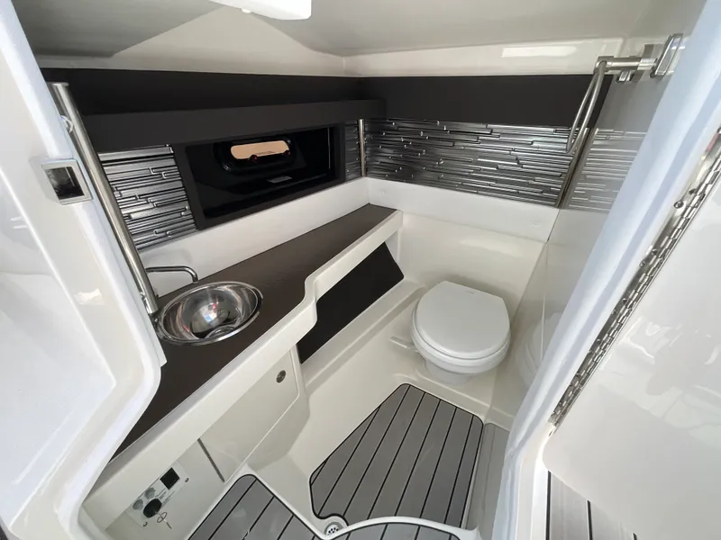 Slide: The Image of Sea Ray SLX 310 Outboard 2027 - 22