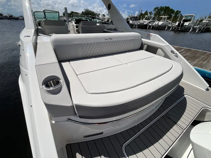Slide: The Image of Sea Ray SLX 310 Outboard 2027 - 4