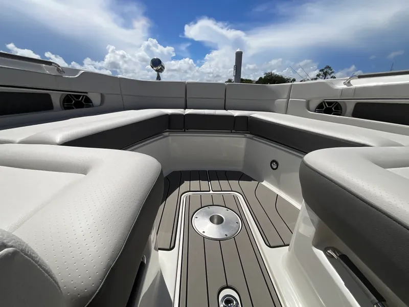 Slide: The Image of Sea Ray SLX 310 Outboard 2027 - 17
