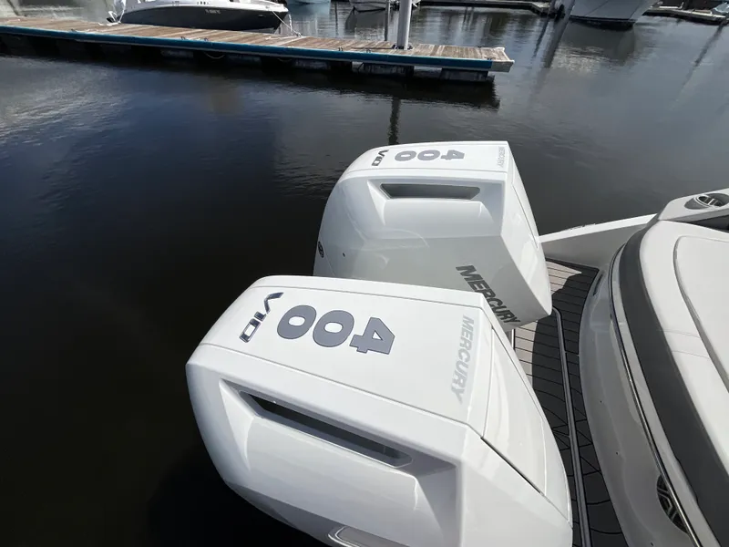 Slide: The Image of Sea Ray SLX 310 Outboard 2027 - 5