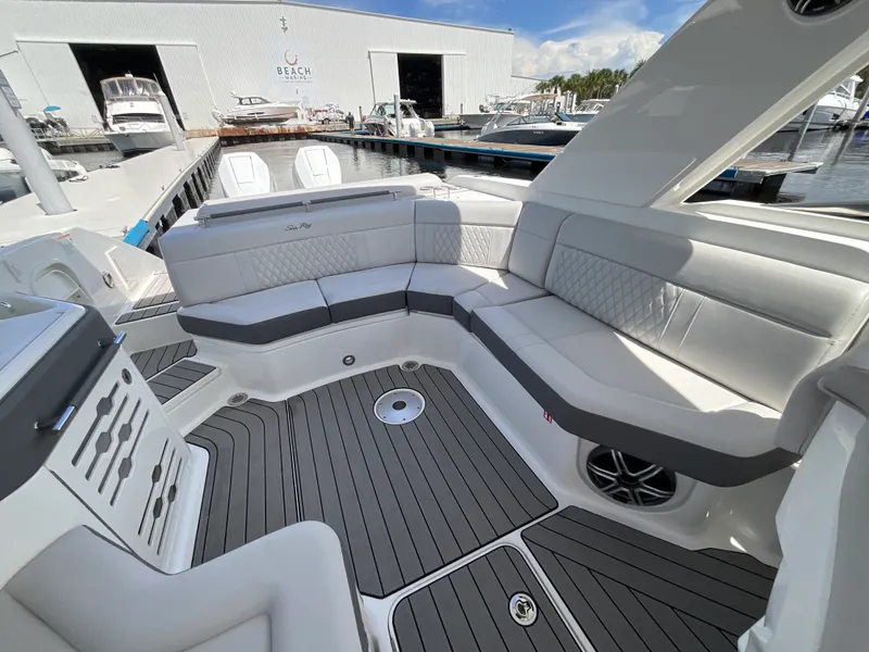 Slide: The Image of Sea Ray SLX 310 Outboard 2027 - 19