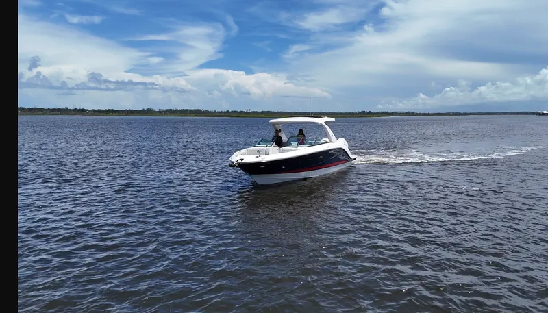 Slide: The Image of Sea Ray SLX 310 Outboard 2027 - 1