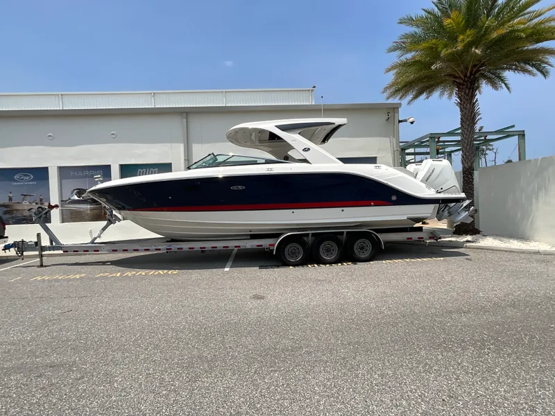 The Image of Sea Ray SLX 310 Outboard 2027 - 0