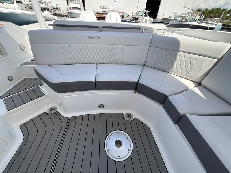 Slide: The Image of Sea Ray SLX 310 Outboard 2027 - 7