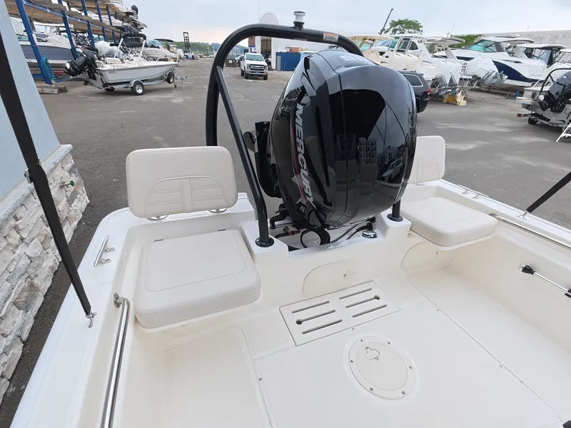 Slide: The Image of Boston Whaler 170 Montauk 2027 - 9