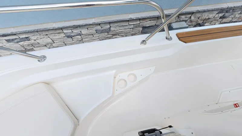 Slide: The Image of Boston Whaler 170 Montauk 2027 - 22