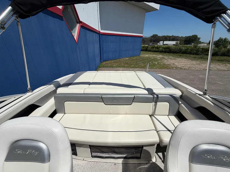 Slide: The Image of Sea Ray 210 SELECT 2010 - 8
