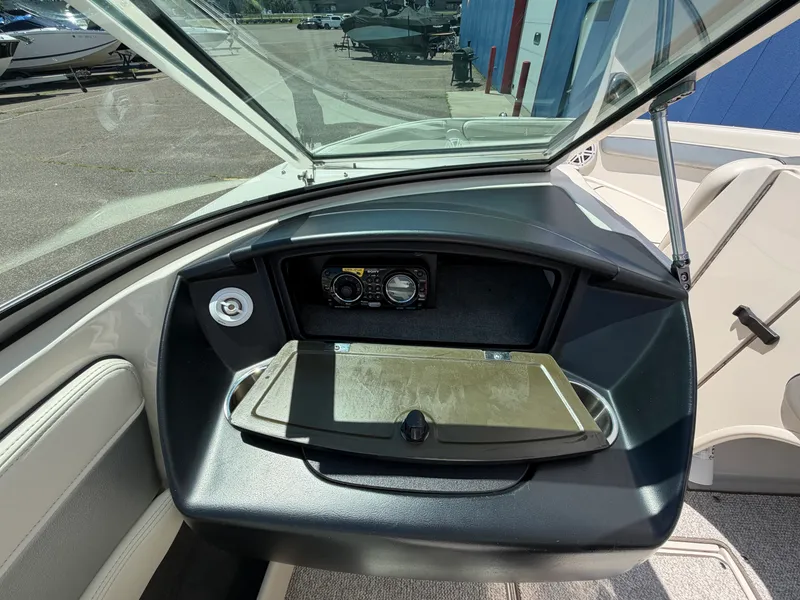 Slide: The Image of Sea Ray 210 SELECT 2010 - 13