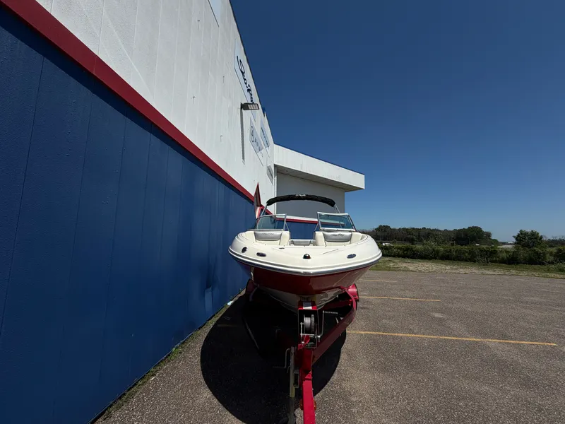 Slide: The Image of Sea Ray 210 SELECT 2010 - 2