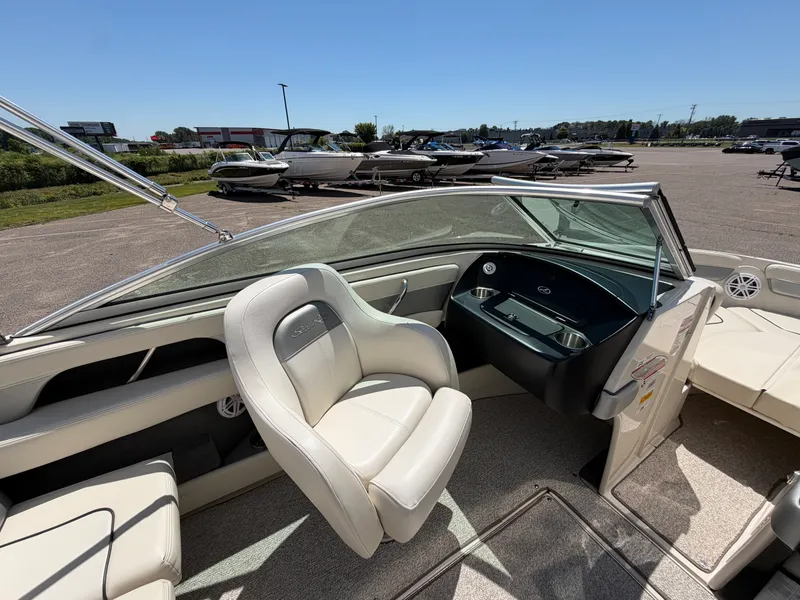 Slide: The Image of Sea Ray 210 SELECT 2010 - 10