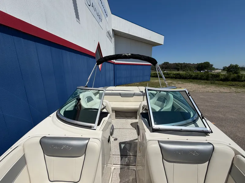 Slide: The Image of Sea Ray 210 SELECT 2010 - 29